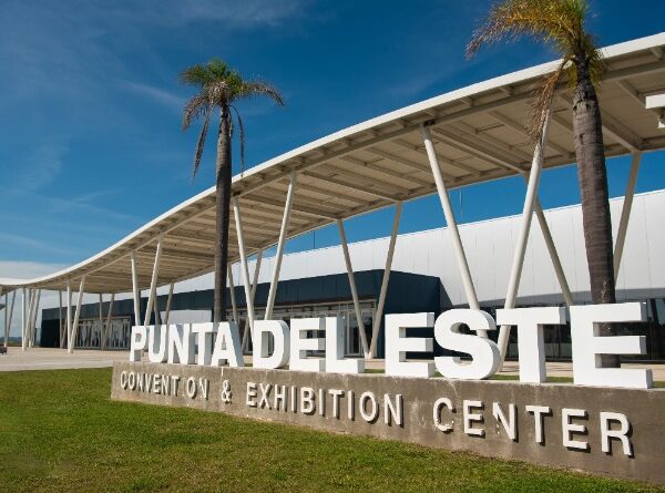 Centro de Convenciones Punta del Este Radio Viva FM