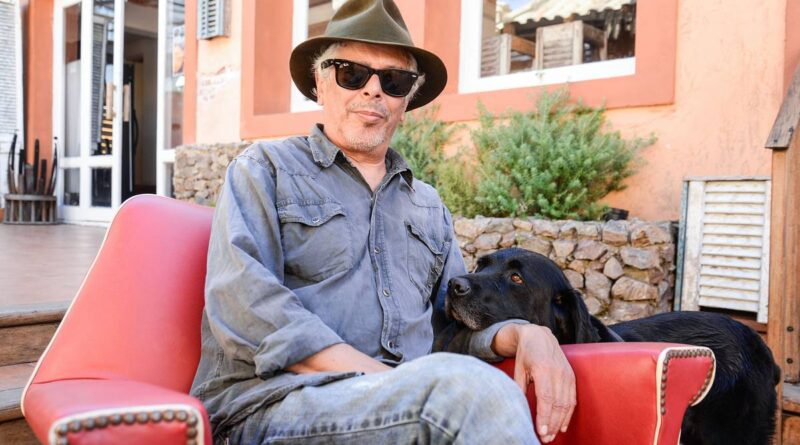 Bobby Flores Crédito Foto Natalia Ayala para La Diaria